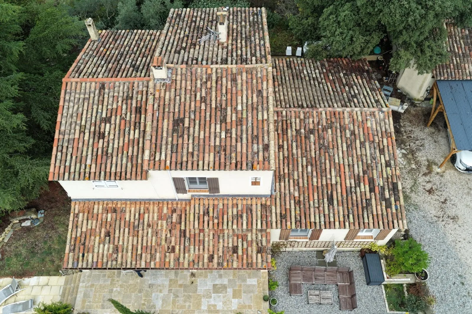 Toiture ancienne avant rénovation
